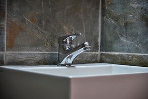 Iraklis Studios & Apartments