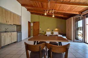 Iraklis Studios & Apartments