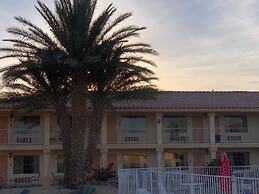 Calipatria Inn And Suites