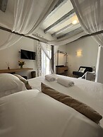 Antico Mondo Rooms & Suites