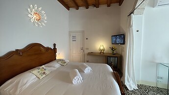 Antico Mondo Rooms & Suites