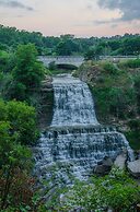 Staybridge Suites Hamilton Downtown by IHG