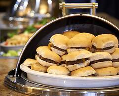 Staybridge Suites Hamilton Downtown by IHG