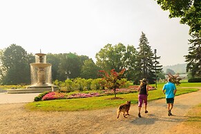 Staybridge Suites Hamilton Downtown by IHG