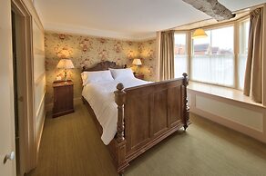 One Holyrood Hotel