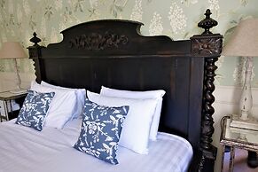 One Holyrood Hotel