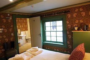 One Holyrood Hotel