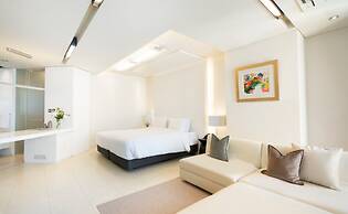 The Classic 500 Pentaz Executive Residence