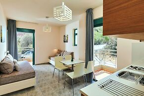 Bella Vista Hotel by Checkin