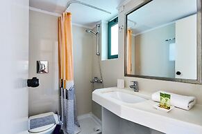 Bella Vista Hotel by Checkin