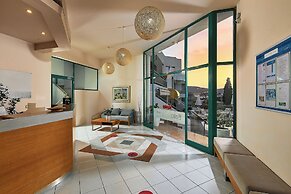 Bella Vista Hotel by Checkin