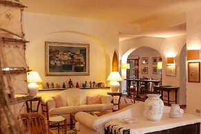 Nora Club Hotel