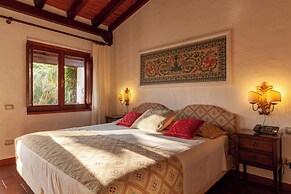 Nora Club Hotel