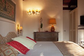 Nora Club Hotel