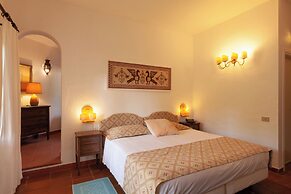 Nora Club Hotel