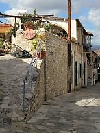 Romios Holiday Apartments