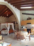 Romios Holiday Apartments