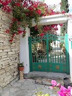 Romios Holiday Apartments