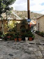 Romios Holiday Apartments