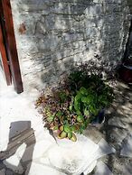 Romios Holiday Apartments