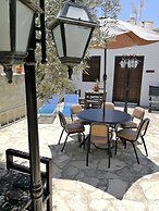 Romios Holiday Apartments
