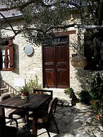 Romios Holiday Apartments