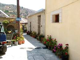 Romios Holiday Apartments