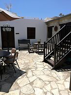 Romios Holiday Apartments