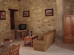 Romios Holiday Apartments