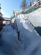 Snow King Retreat - The Heaven