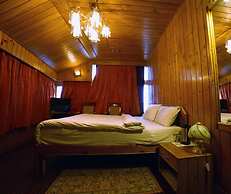 Snow King Retreat - The Heaven