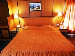 Hotel Snow King Retreat