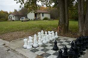 Hilltop Cabins and Motel