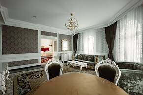 Royal Grand Hotel