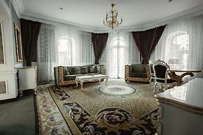 Royal Grand Hotel