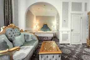 Royal Grand Hotel