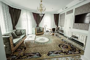 Royal Grand Hotel