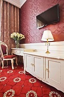 Royal Grand Hotel
