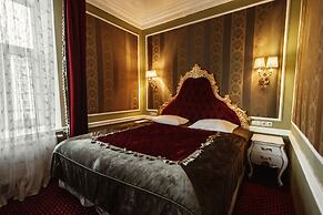 Royal Grand Hotel