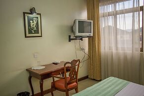 Holiday Express Hotel