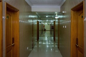 Holiday Express Hotel