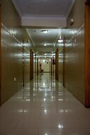 Holiday Express Hotel