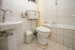 Holiday Express Hotel