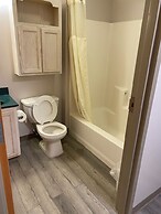 All Suites Inn Budget Host