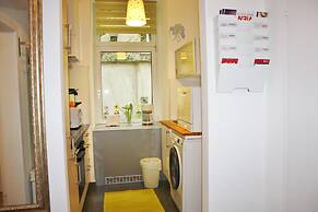 GoVienna Belvedere Apartment