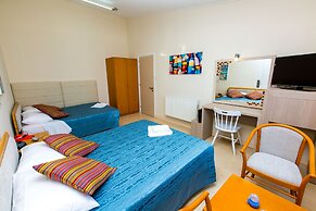 Fitos Inn Guest House