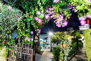 Fitos Inn Guest House
