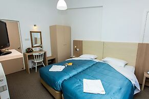 Fitos Inn Guest House