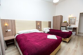 Fitos Inn Guest House