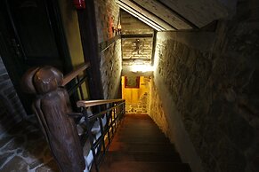 XIV Century rooms
